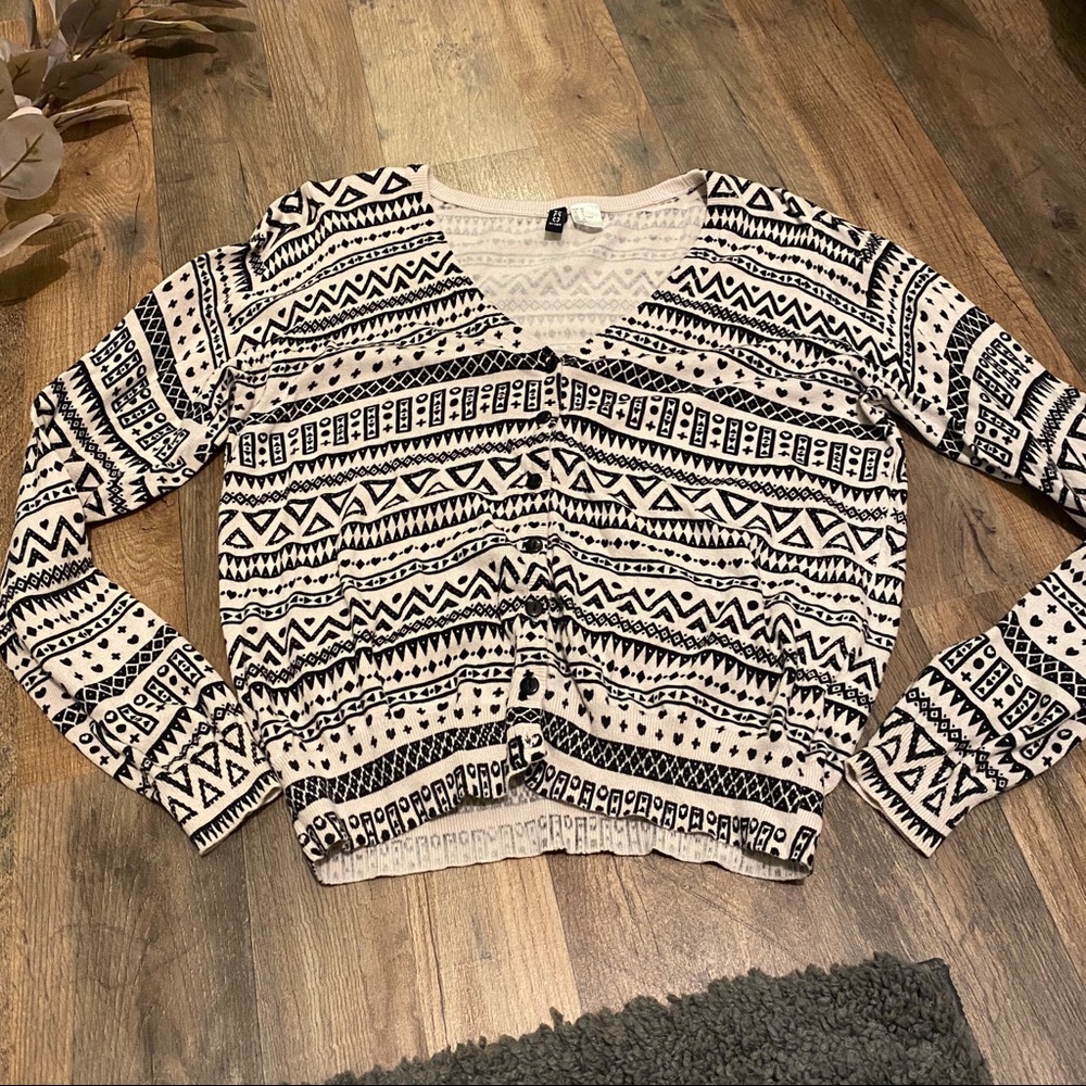 Patterned Cardigan - Picture 2 of 5